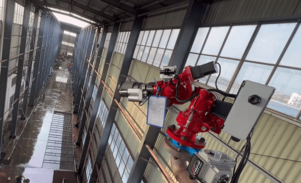 ఆటో-ట్రాకింగ్ ఫైర్ మానిటర్ ఇప్పుడు పూర్తిగా అసెంబుల్ చేయబడింది, పరీక్షించబడింది మరియు త్వరలో పంపబడుతుంది